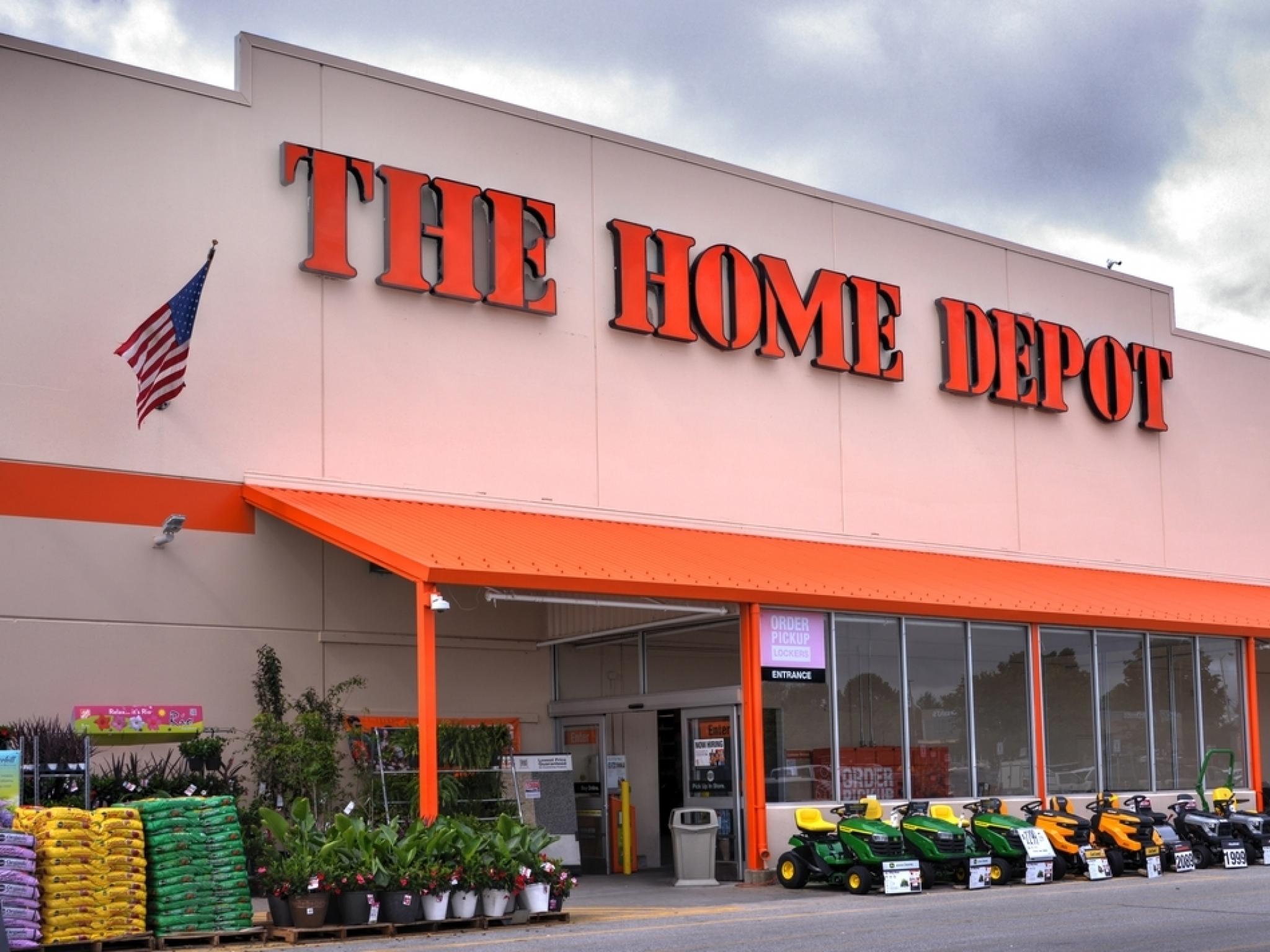 How To Earn $500 A Month From Home Depot Stock Ahead Of Q1 Earnings