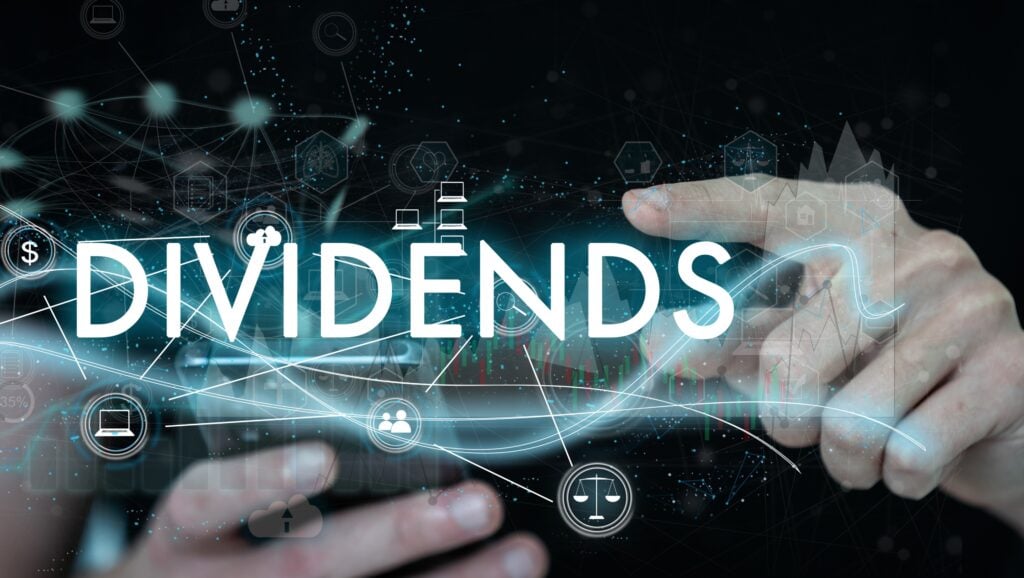 Wall Street’s Most Accurate Analysts Weigh In On 3 Materials Stocks With Over 3% Dividend Yields