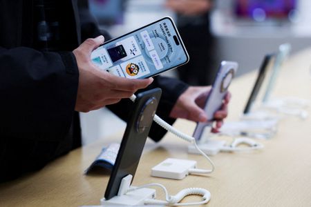 Exclusive-US targets China’s top chipmaking plant after Huawei Mate 60 Pro, sources say