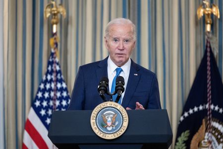 Biden touts drop in crime rates during White House meeting with police chiefs